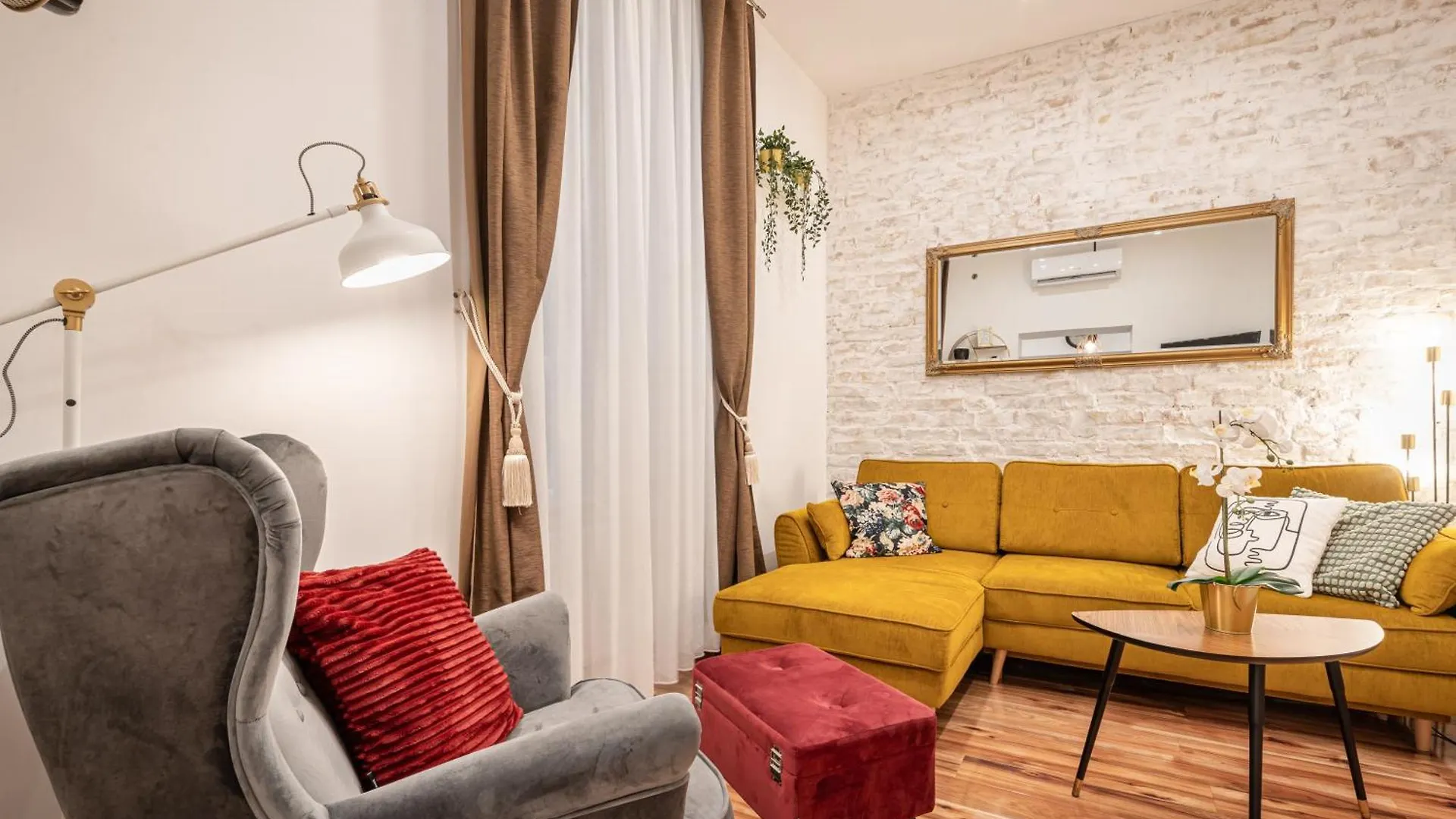 Architecture Fan'S Apartment Near Opera House Budapest